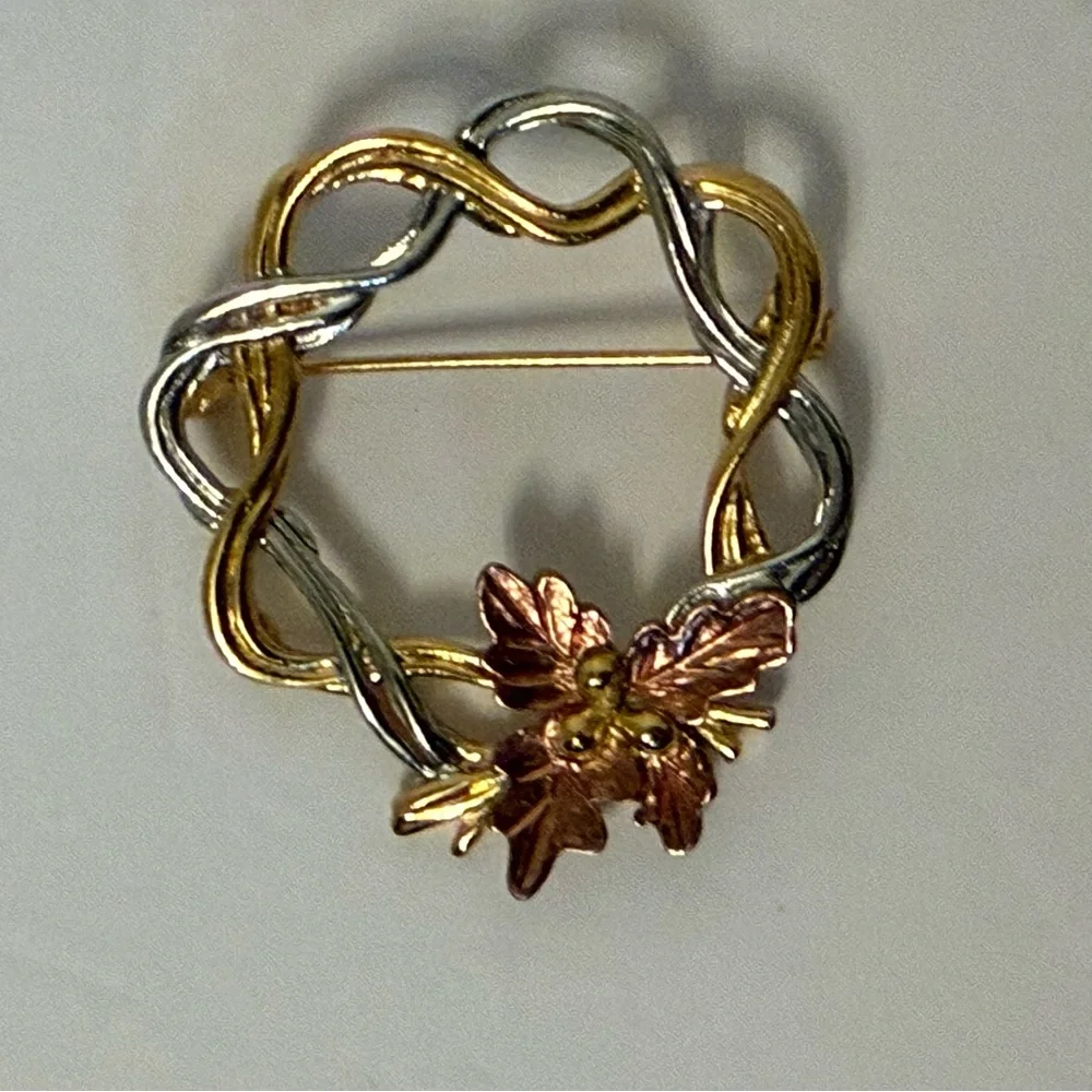 DANECRAFT BROOCH SILVER GOLD WREATH PINK LEAVES VINTAGE SIGNED